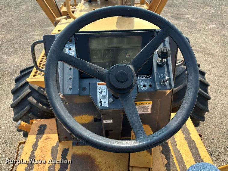 image for item MQ9309 1999 Case 860 Turbo  cable plow