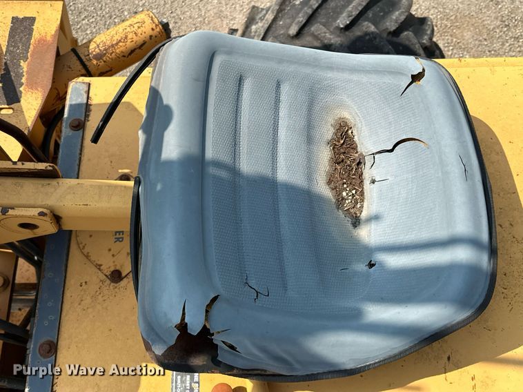 image for item MQ9309 1999 Case 860 Turbo  cable plow