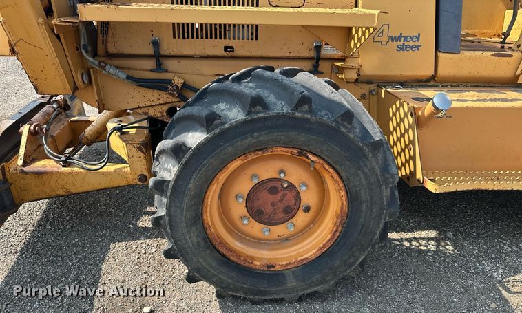 image for item MQ9309 1999 Case 860 Turbo  cable plow