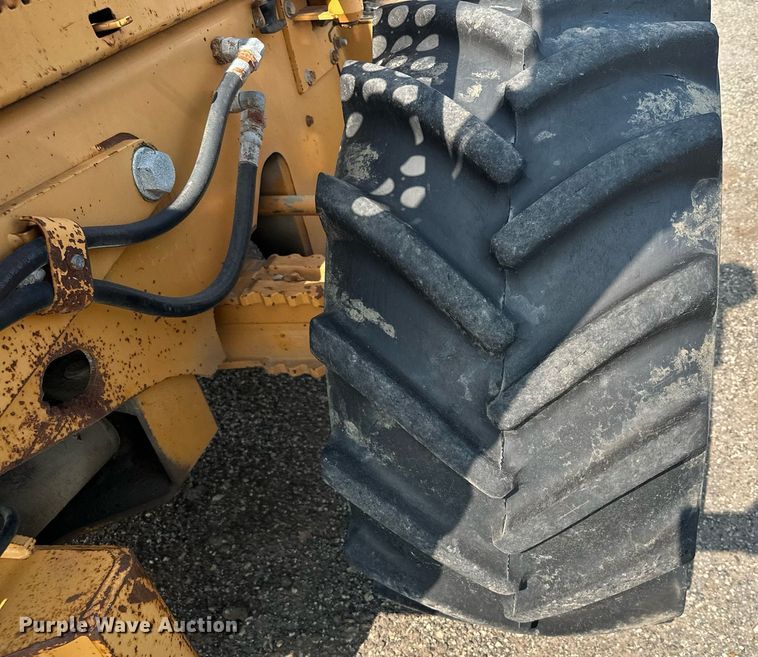 image for item MQ9309 1999 Case 860 Turbo  cable plow