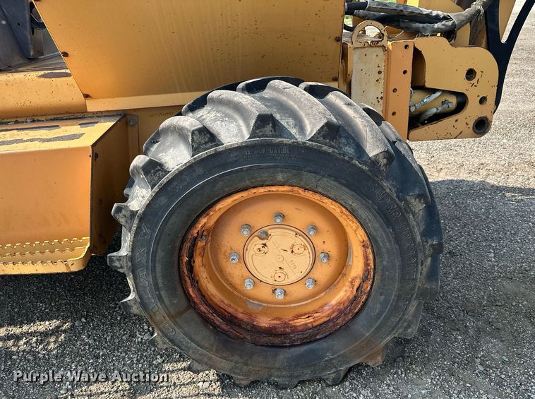 image for item MQ9309 1999 Case 860 Turbo  cable plow