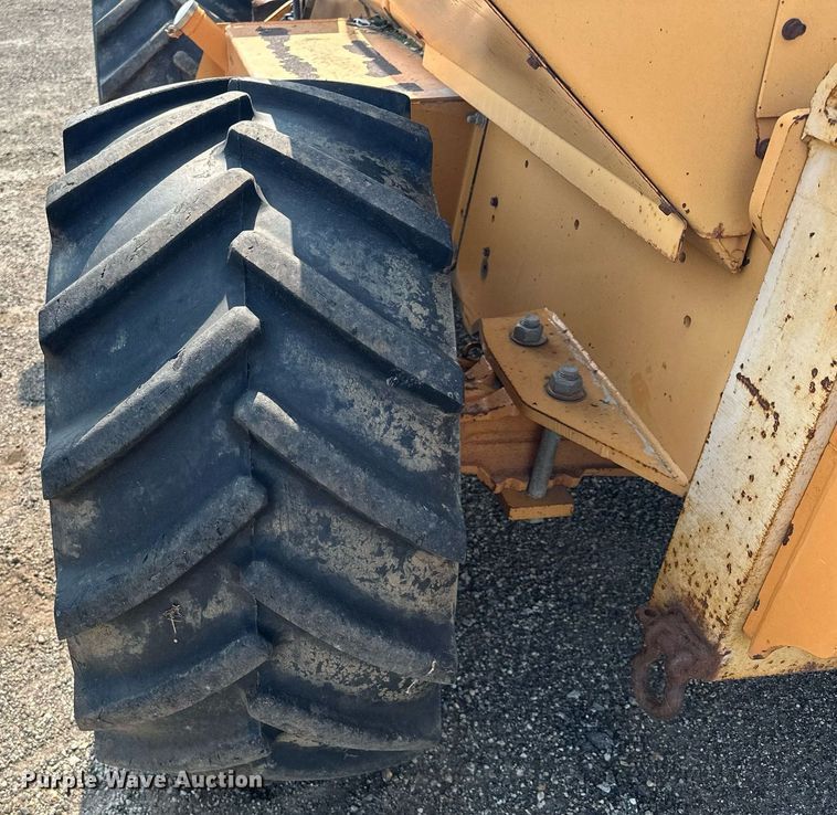 image for item MQ9309 1999 Case 860 Turbo  cable plow