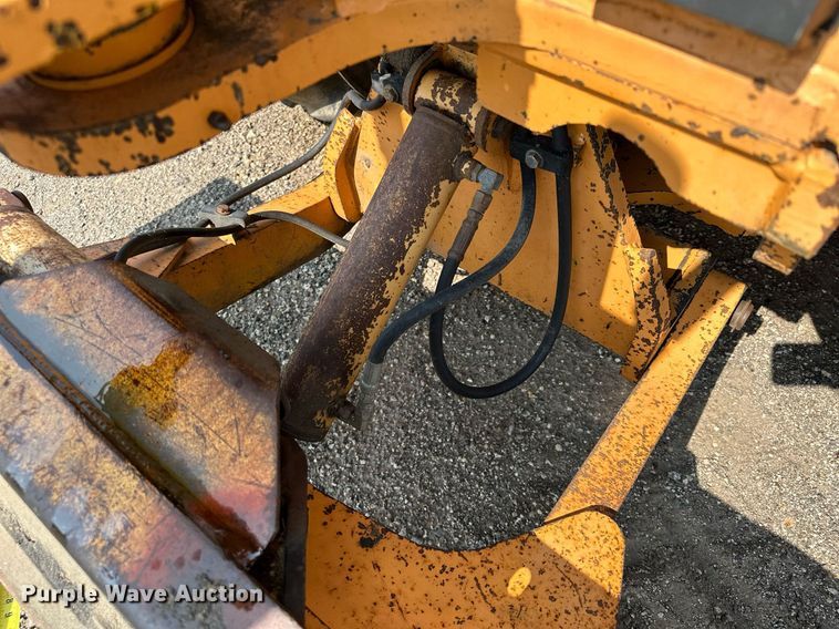 image for item MQ9310 2001 Case 660  trencher