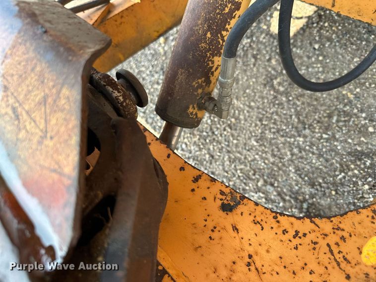 image for item MQ9310 2001 Case 660  trencher