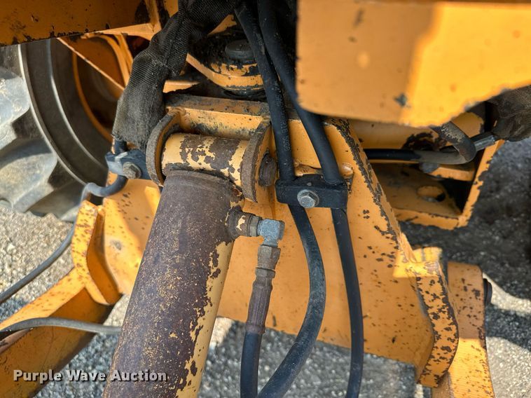 image for item MQ9310 2001 Case 660  trencher