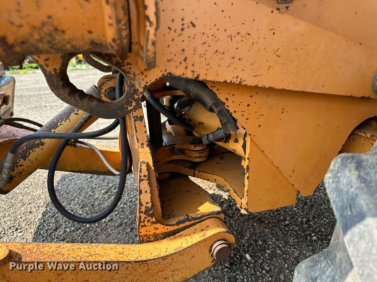 image for item MQ9310 2001 Case 660  trencher