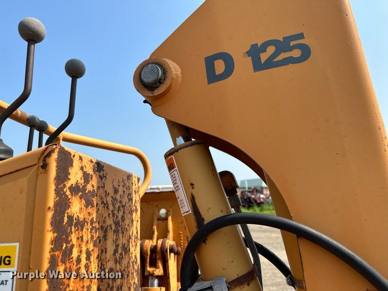 image for item MQ9310 2001 Case 660  trencher