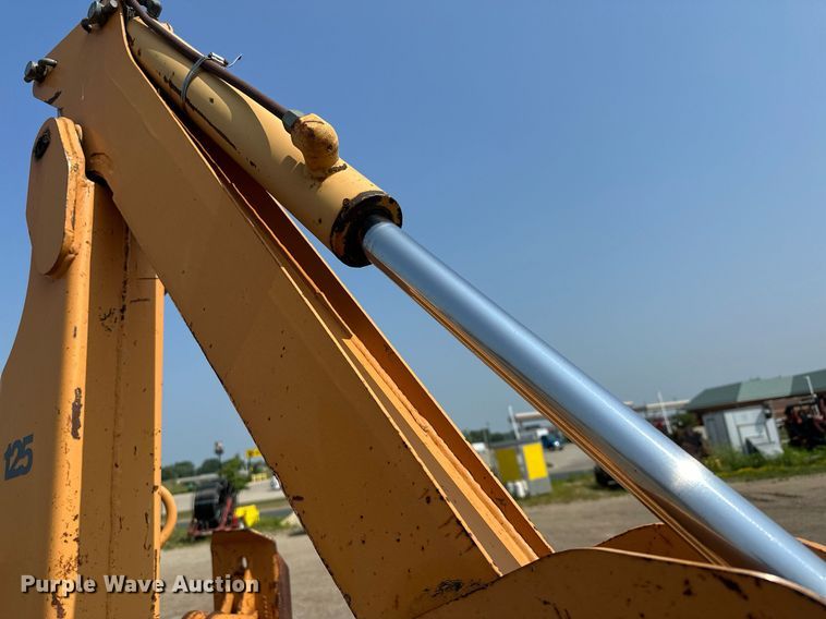 image for item MQ9310 2001 Case 660  trencher