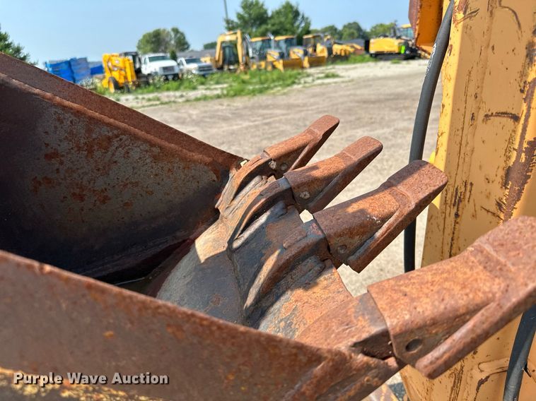 image for item MQ9310 2001 Case 660  trencher