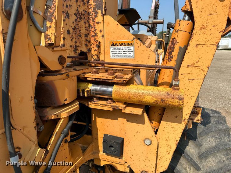 image for item MQ9310 2001 Case 660  trencher