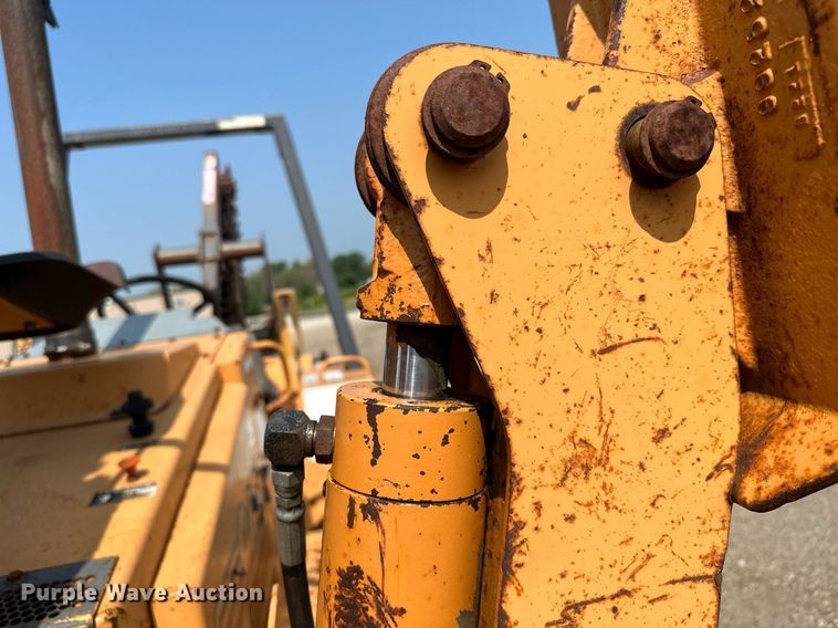 image for item MQ9310 2001 Case 660  trencher