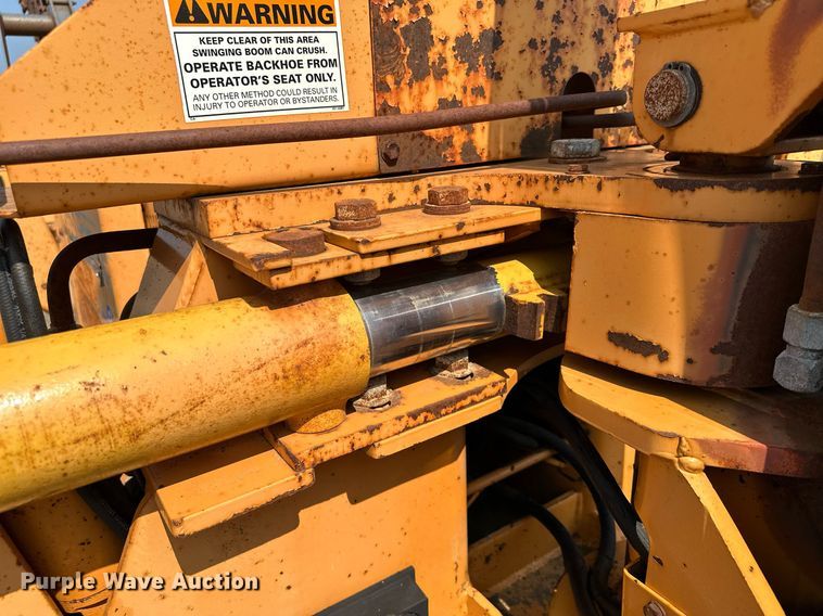 image for item MQ9310 2001 Case 660  trencher