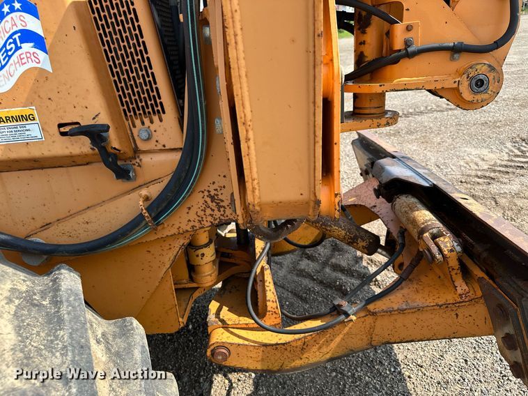 image for item MQ9310 2001 Case 660  trencher