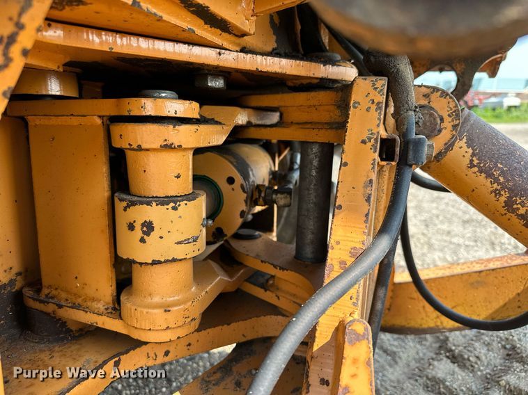 image for item MQ9310 2001 Case 660  trencher