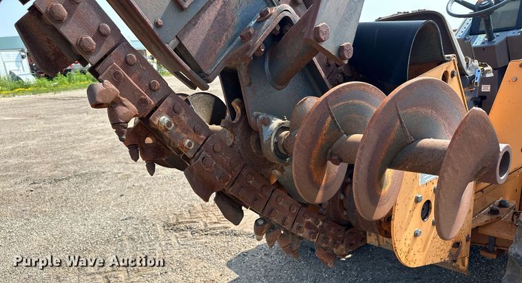 image for item MQ9310 2001 Case 660  trencher