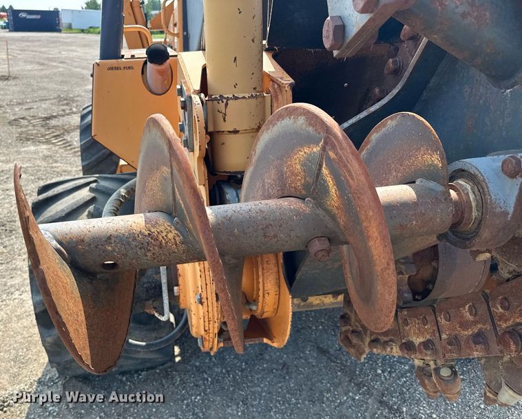 image for item MQ9310 2001 Case 660  trencher