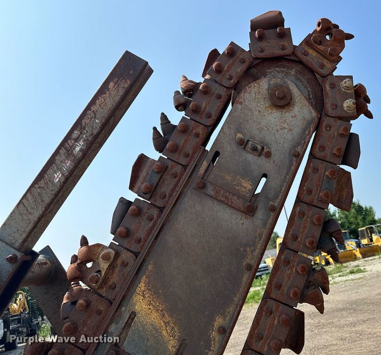 image for item MQ9310 2001 Case 660  trencher