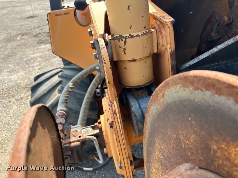 image for item MQ9310 2001 Case 660  trencher