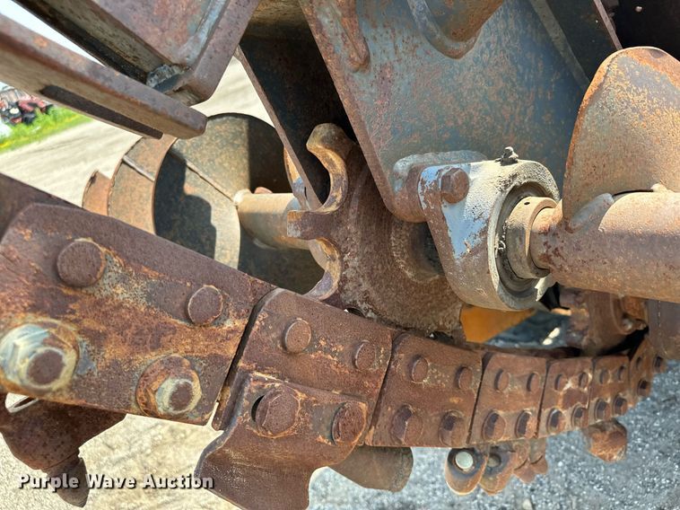 image for item MQ9310 2001 Case 660  trencher