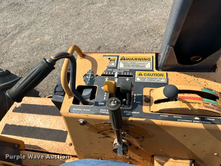 image for item MQ9310 2001 Case 660  trencher