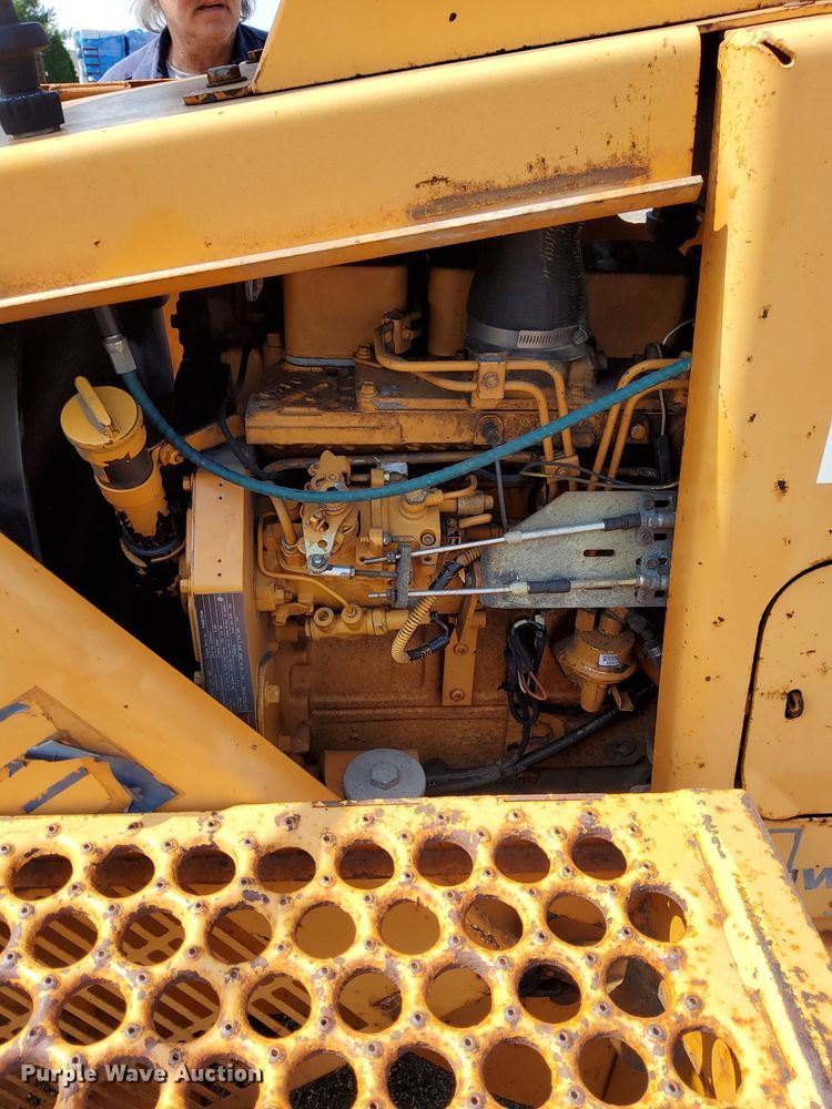 image for item MQ9310 2001 Case 660  trencher