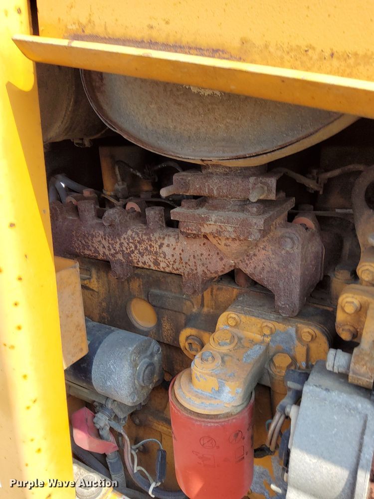 image for item MQ9310 2001 Case 660  trencher