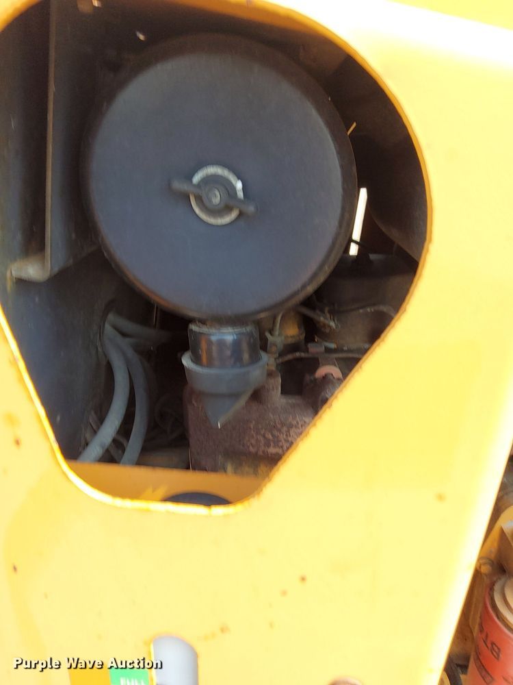 image for item MQ9310 2001 Case 660  trencher