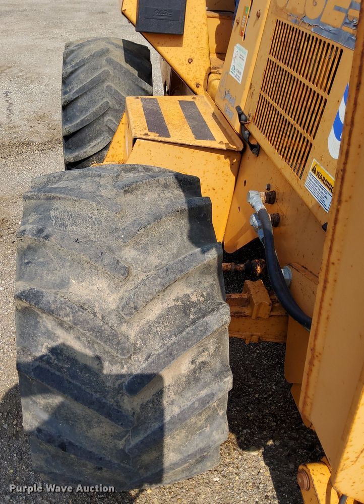 image for item MQ9310 2001 Case 660  trencher