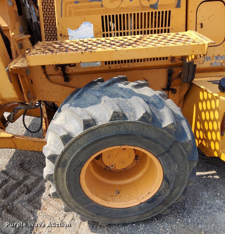 image for item MQ9310 2001 Case 660  trencher