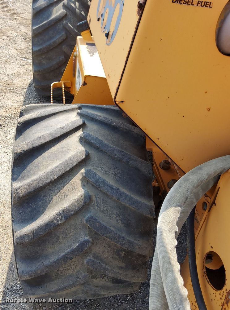 image for item MQ9310 2001 Case 660  trencher