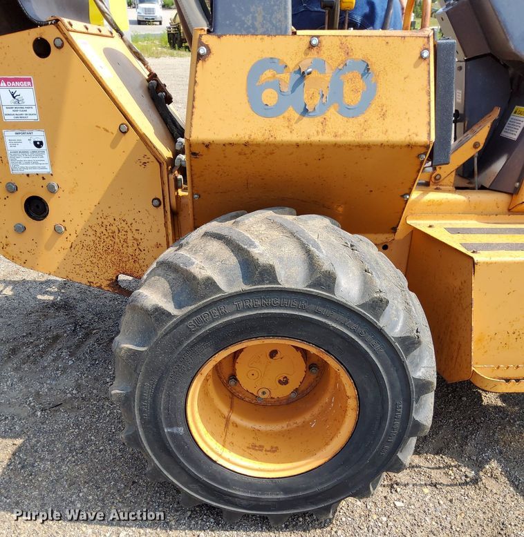 image for item MQ9310 2001 Case 660  trencher