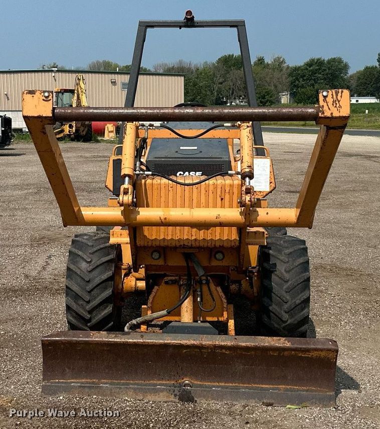 image for item MQ9311 2003 Case 460  cable plow