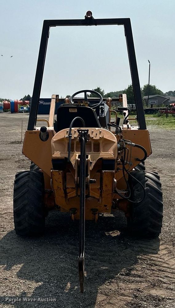 image for item MQ9311 2003 Case 460  cable plow