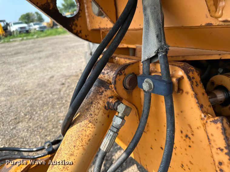 image for item MQ9311 2003 Case 460  cable plow