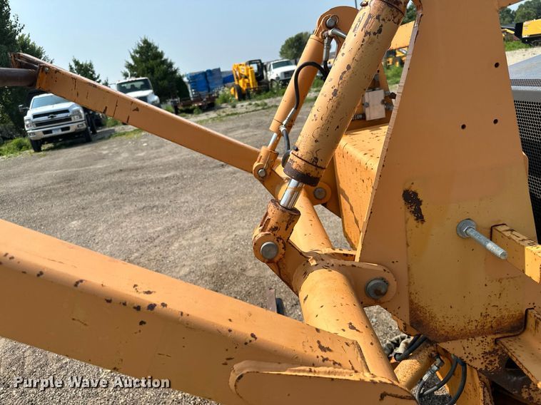 image for item MQ9311 2003 Case 460  cable plow