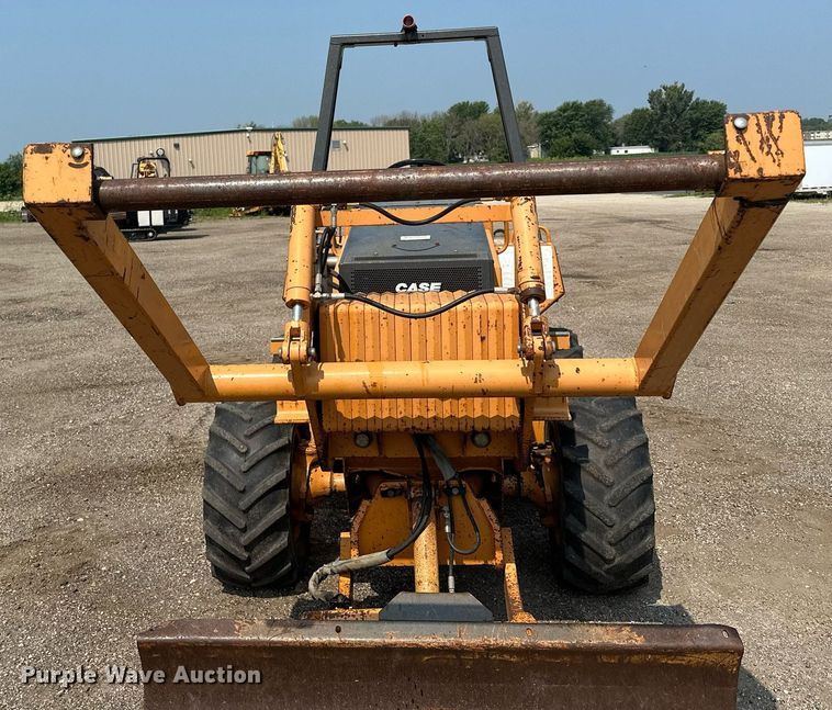 image for item MQ9311 2003 Case 460  cable plow