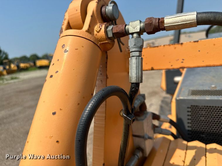 image for item MQ9311 2003 Case 460  cable plow