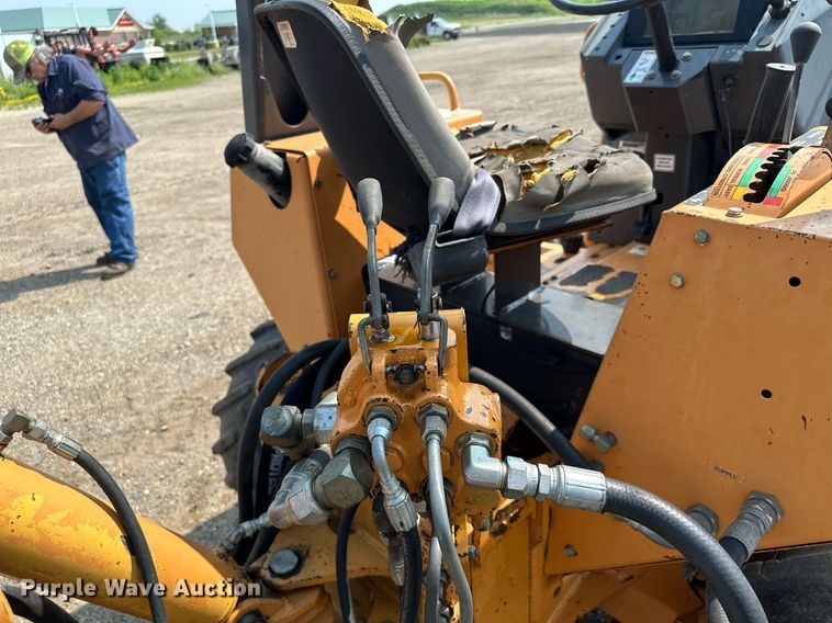 image for item MQ9311 2003 Case 460  cable plow