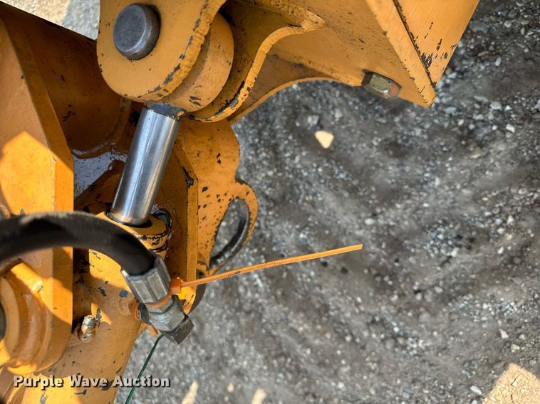 image for item MQ9311 2003 Case 460  cable plow