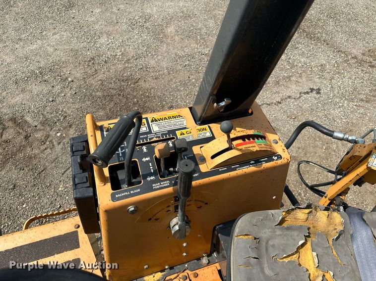 image for item MQ9311 2003 Case 460  cable plow