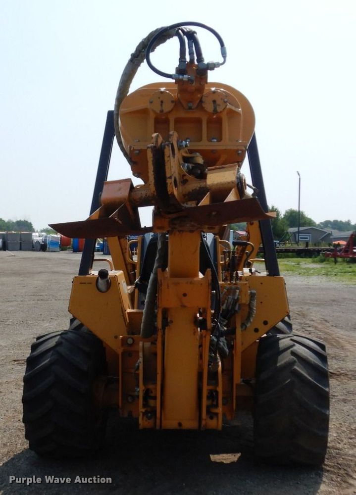 image for item MQ9312 1999 Case 660  cable plow