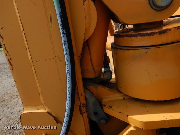 image for item MQ9312 1999 Case 660  cable plow