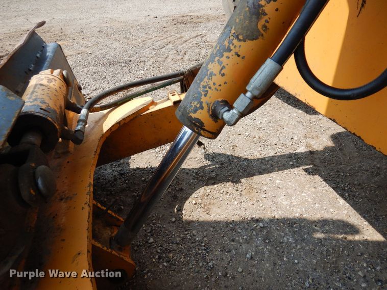 image for item MQ9312 1999 Case 660  cable plow