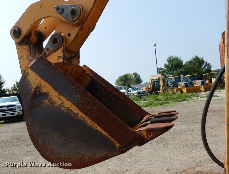 image for item MQ9312 1999 Case 660  cable plow