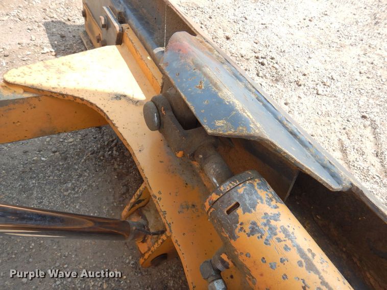 image for item MQ9312 1999 Case 660  cable plow