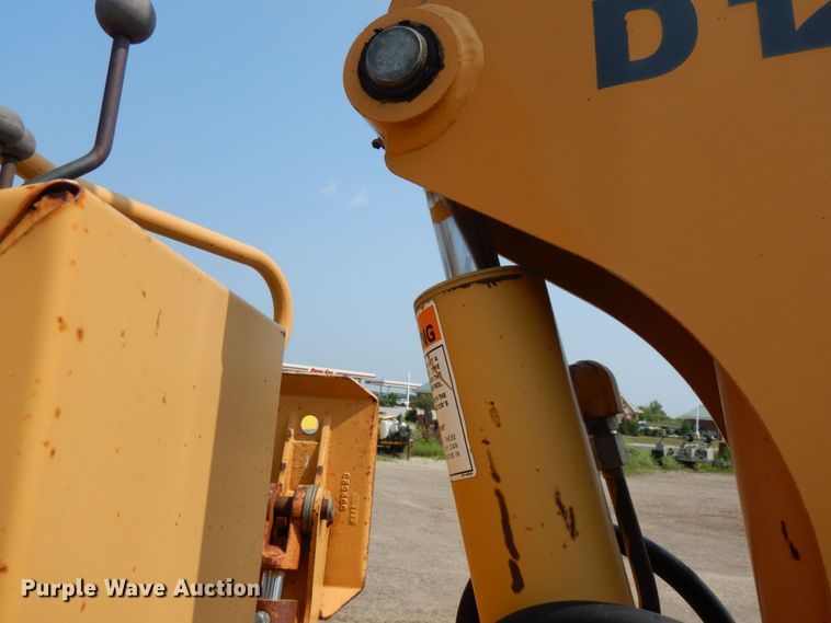 image for item MQ9312 1999 Case 660  cable plow