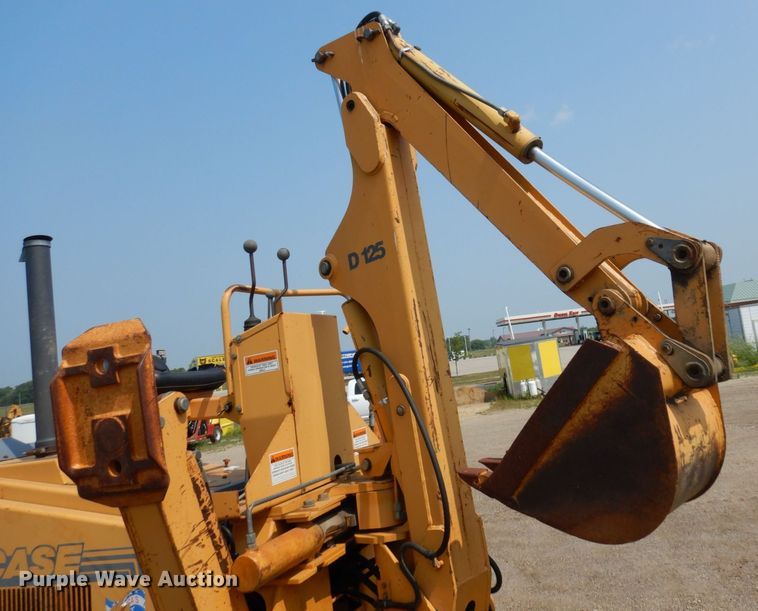 image for item MQ9312 1999 Case 660  cable plow