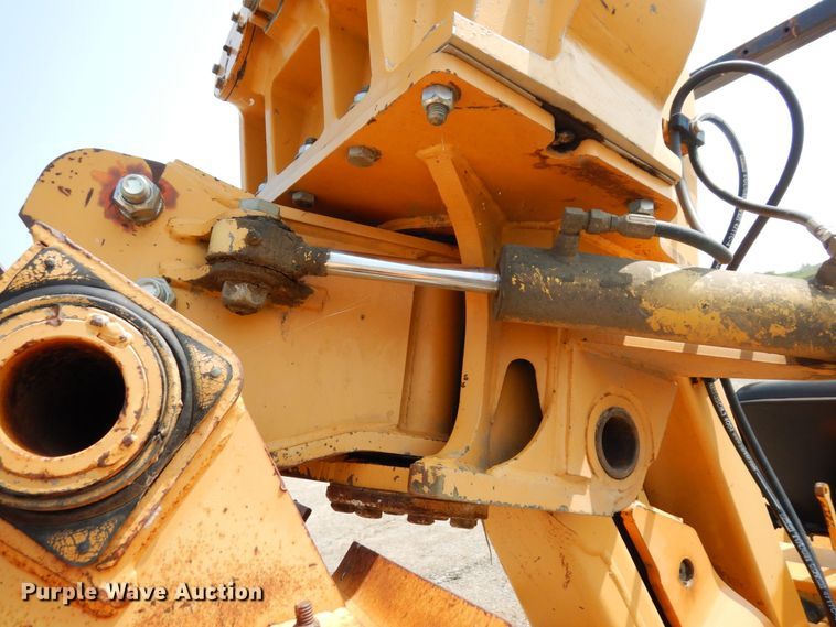 image for item MQ9312 1999 Case 660  cable plow