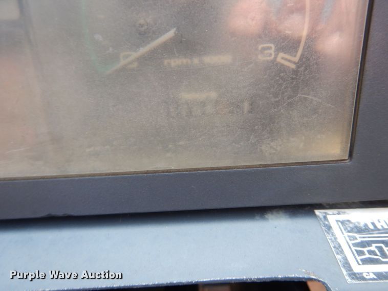 image for item MQ9312 1999 Case 660  cable plow