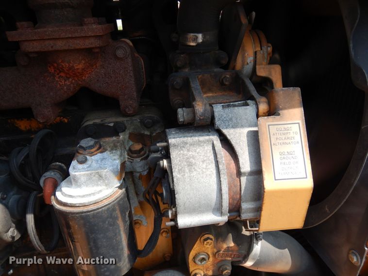 image for item MQ9312 1999 Case 660  cable plow